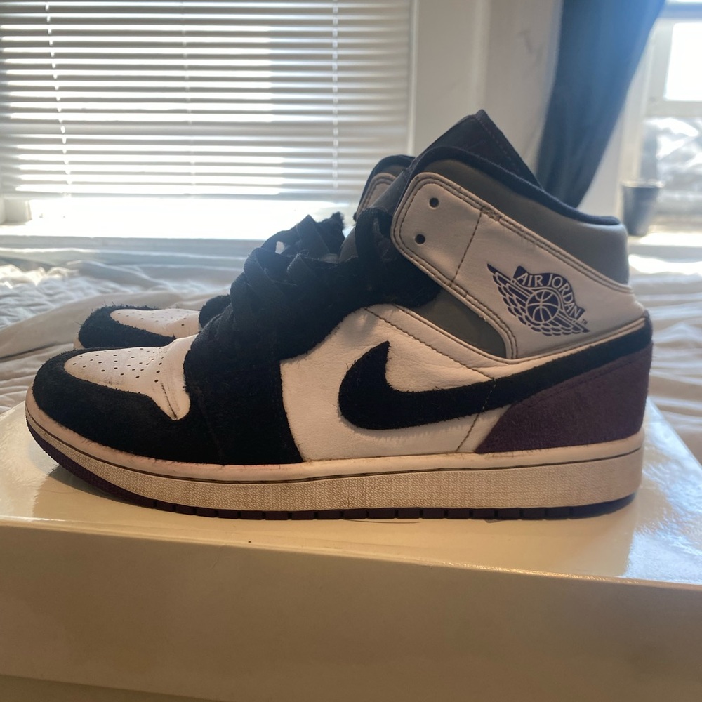 Air Jordan 1 SE Mid Varsity Purple - Size 9